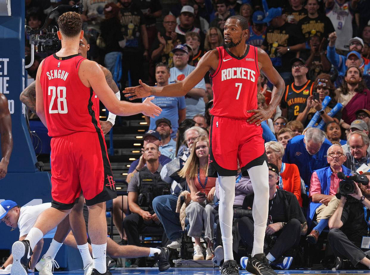 AL遗憾不敌WBG,官博炸了!粉丝怒斥野辅:一送就送最大的